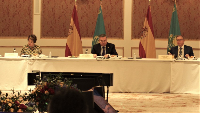 La Directora General de Cámara de España participa en un encuentro de trabajo con el Viceprimer Ministro de Kazajistán 